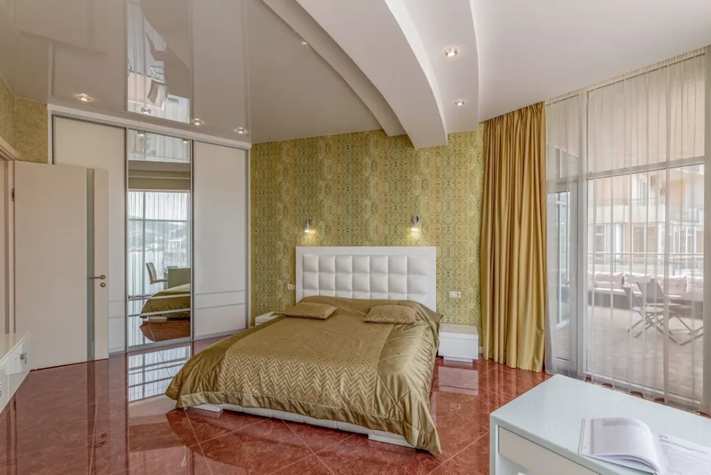 Квартира с террасой и видом на море