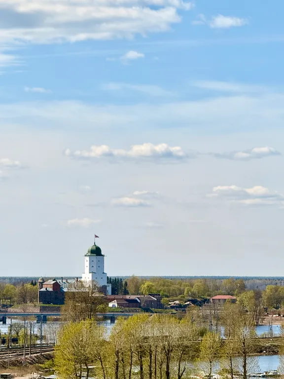 Двухуровневая мансарда с видом на Замок