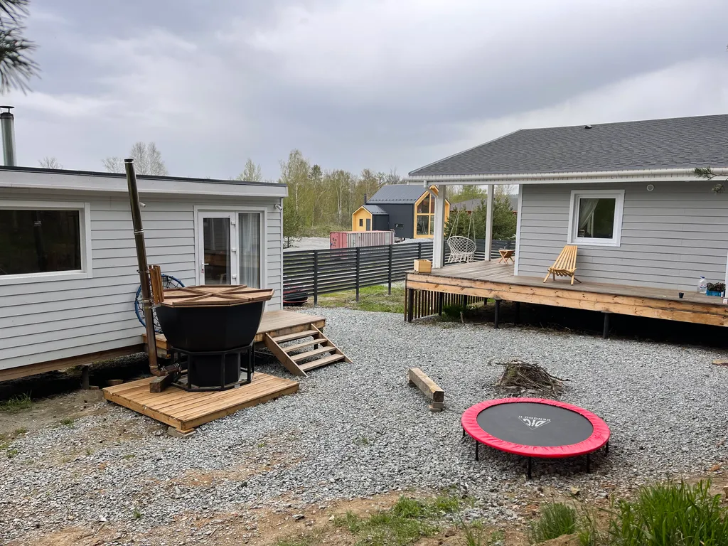 Дом с баней и бассейном