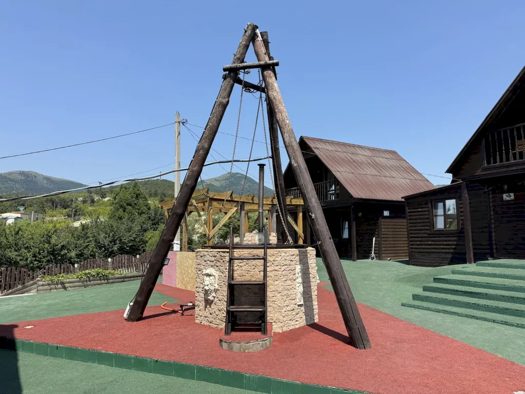 Коттедж в Кабардинке с бассейном и видом на море