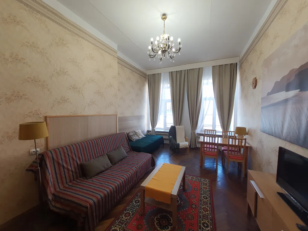 Квартира Квартира в 1 минуте от Невского проспекта, 2 спальни и вид на крыши — Санкт-Петербург