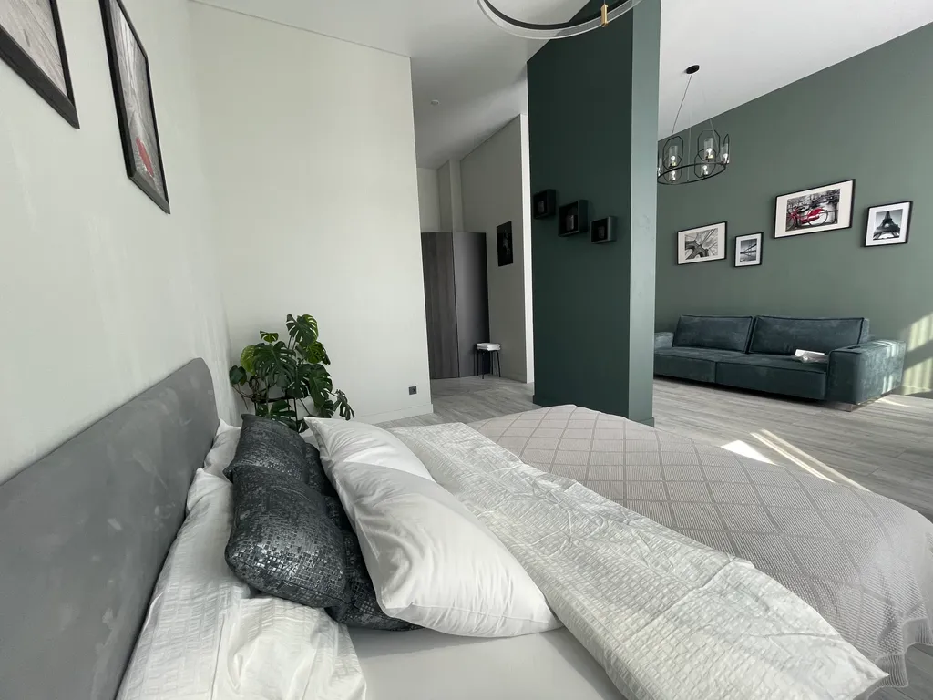 Квартира-пентхаус с высокими потолками — аренда посуточно в Уфа