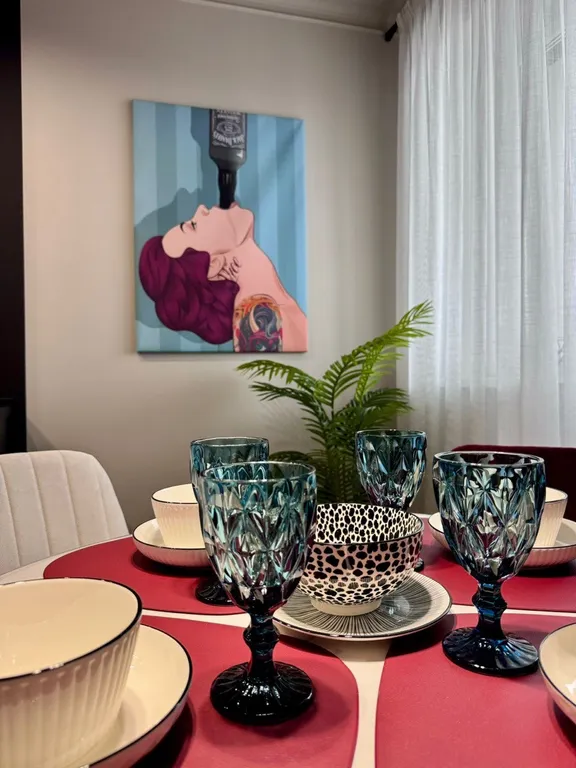 Стильные дизайнерские апартаменты на берегу реки Волга