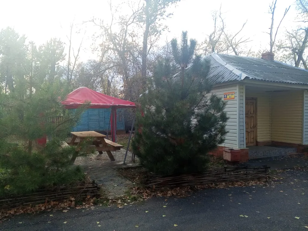 Уютный коттедж с беседкой для отдыха