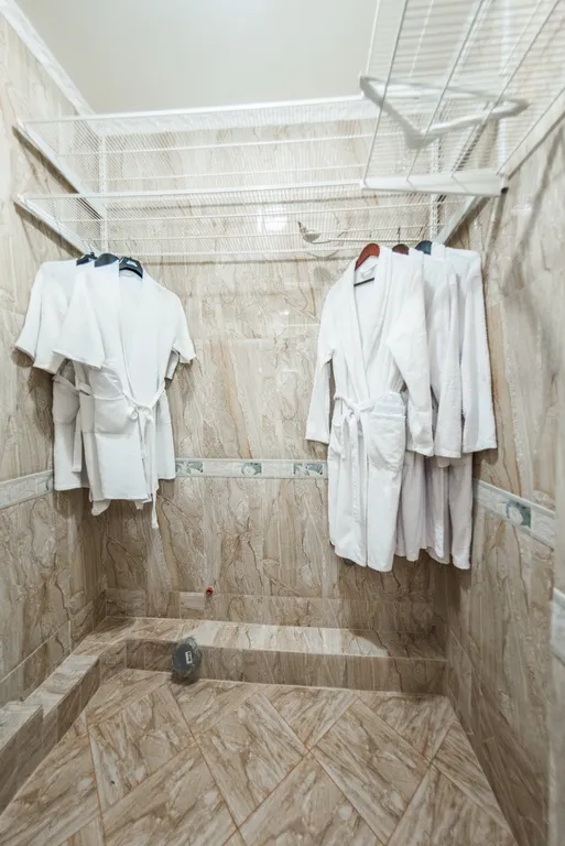 Пентхаус с бассейном и видом на море