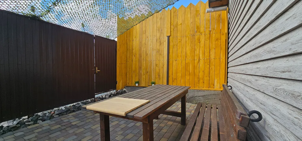 Таунхаус возле города с баней и купелью