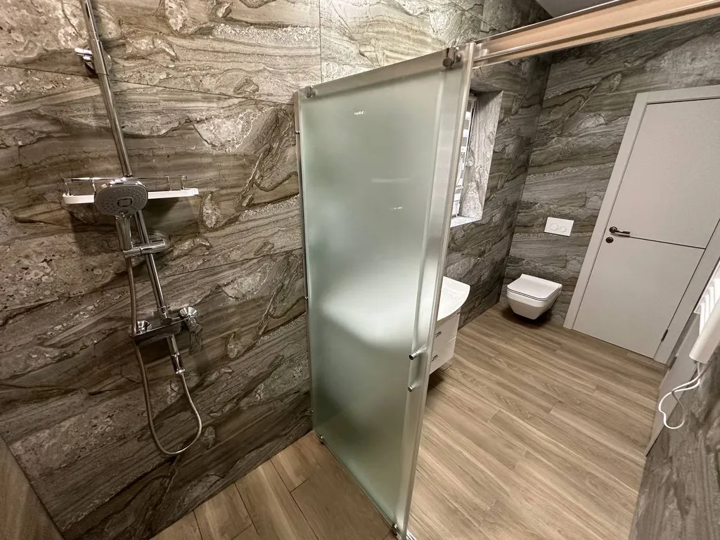 С бассейном на пляже