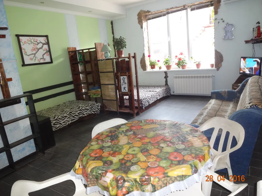 Китайский, трёхместный с двумя дополнительными местами со своей мини-кухней