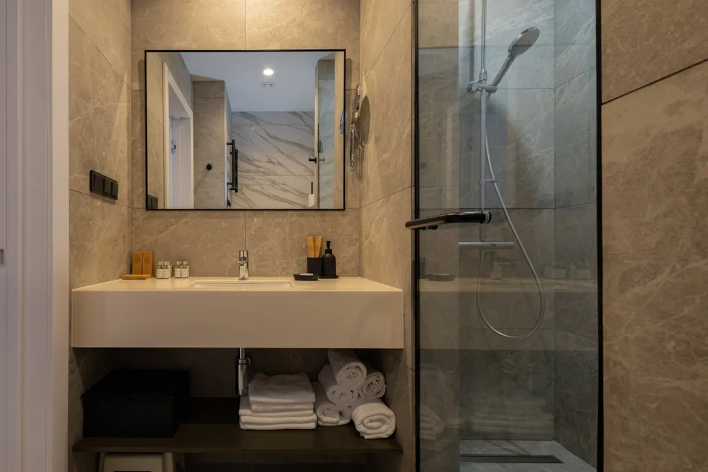 Молочный берег с панорамным видом на море