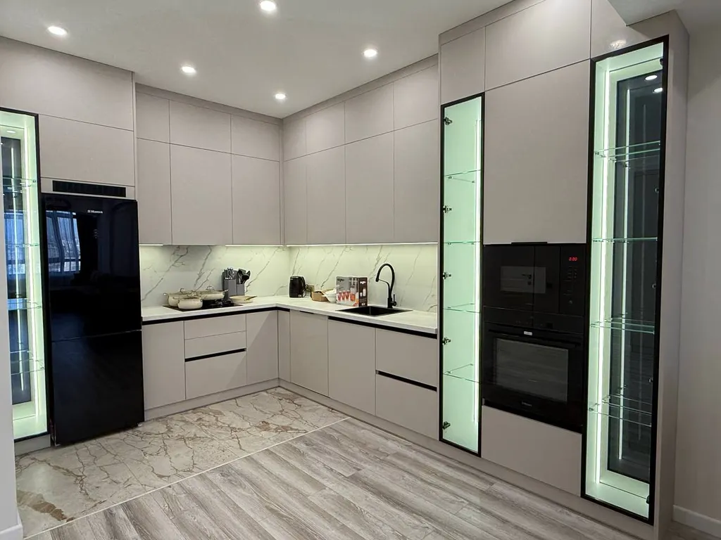 Tour Lumiere in Bay Tash Tower