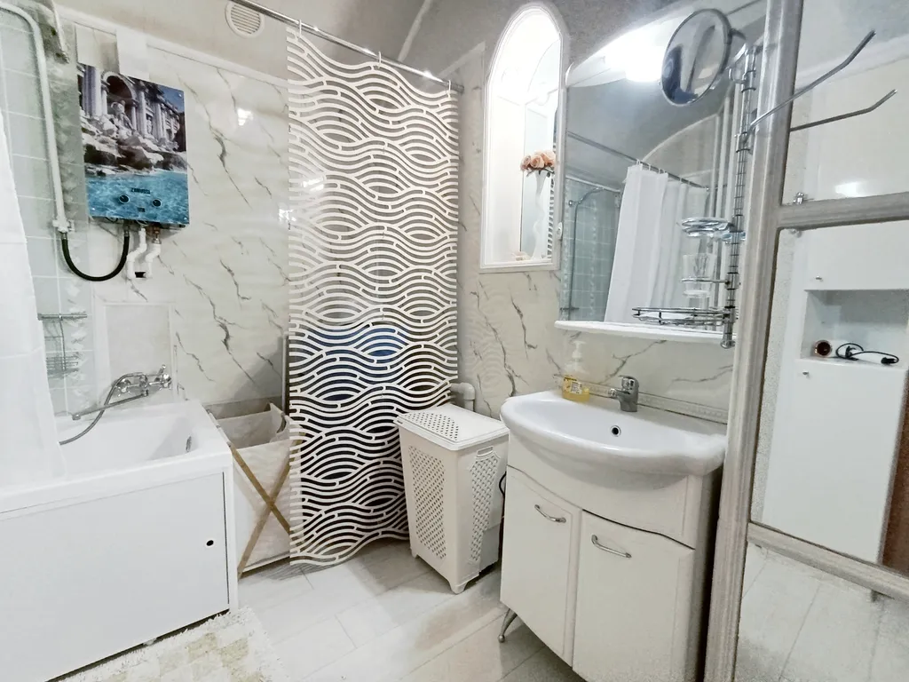 Просторная квартира в центре у моря