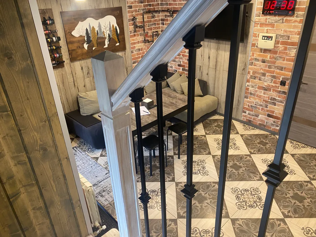 Современный новый дом с баней и банным чаном и бассейном