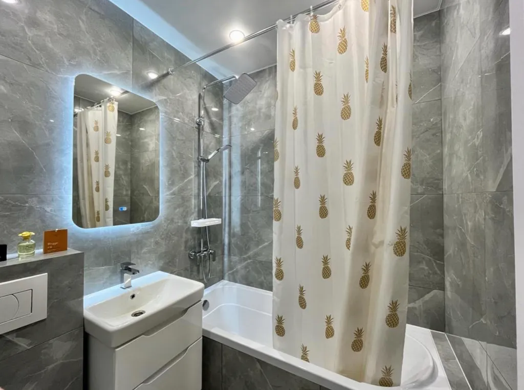 Уютная двушка на 12 этаже с видом на озеро