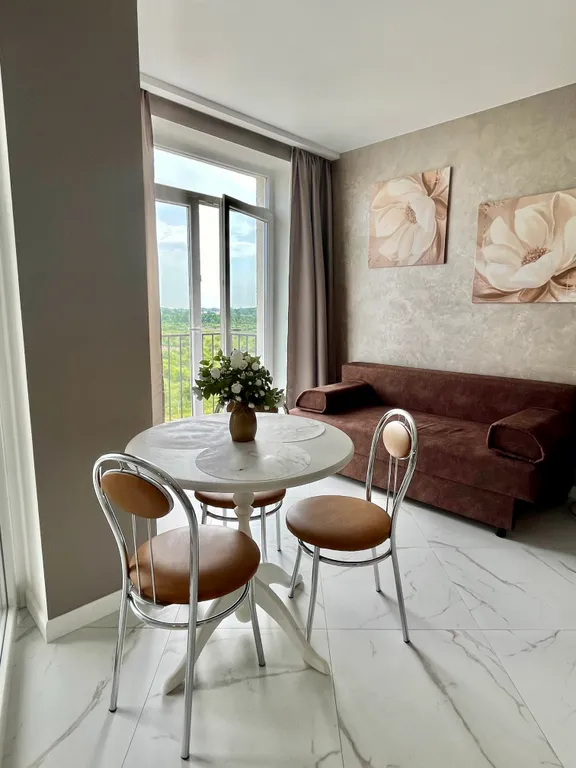 Новая квартира-студия с видом на природу