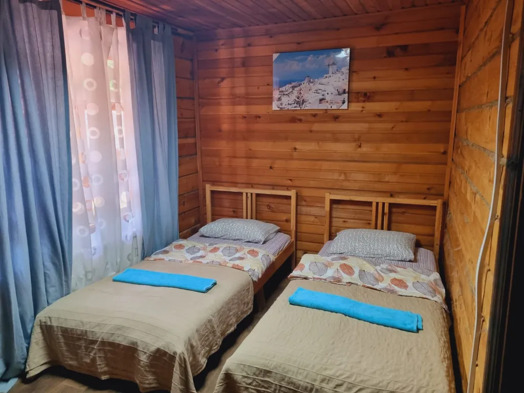 Гостевой дом Кедровое подворье рядом с рекой Катунь