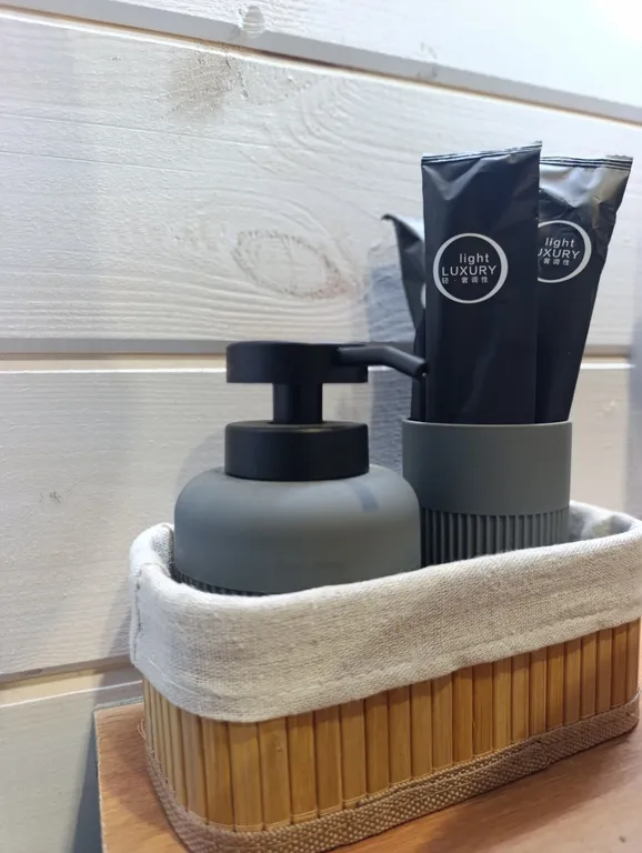 Домик у озера