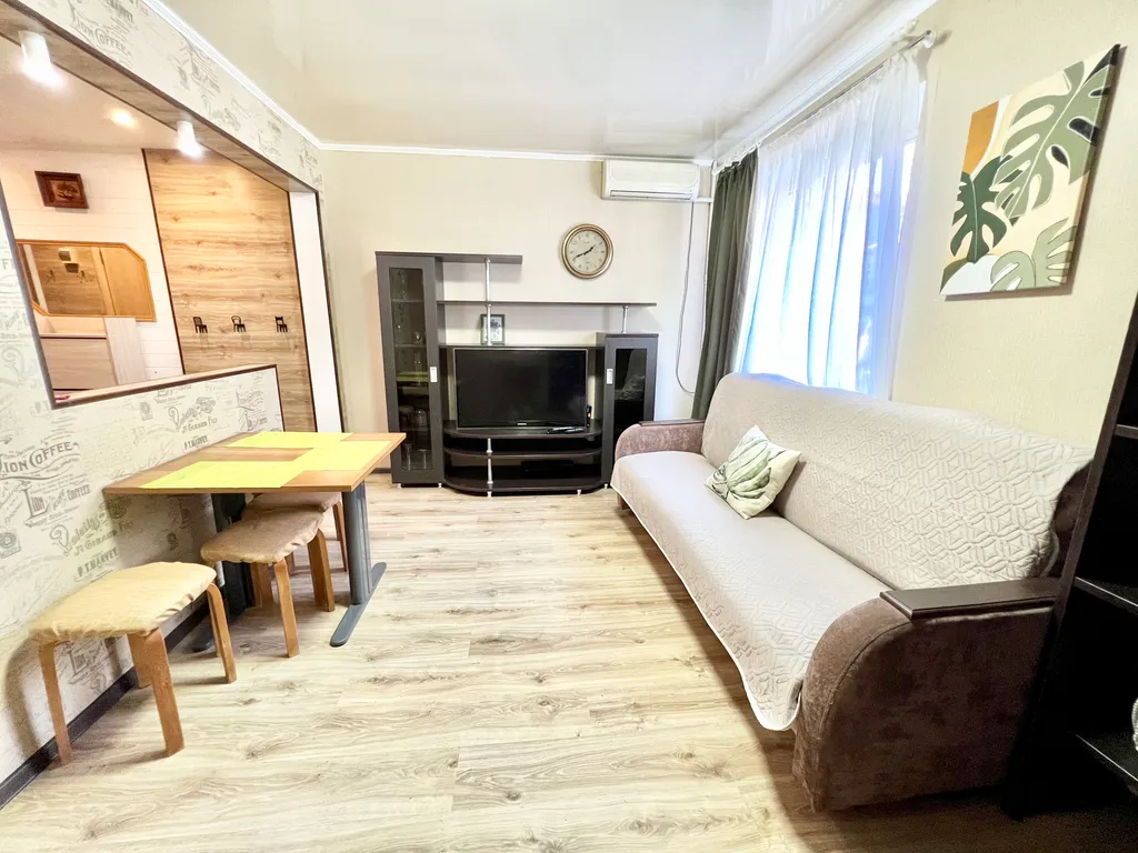 Однокомнатная квартира в центре Хосты