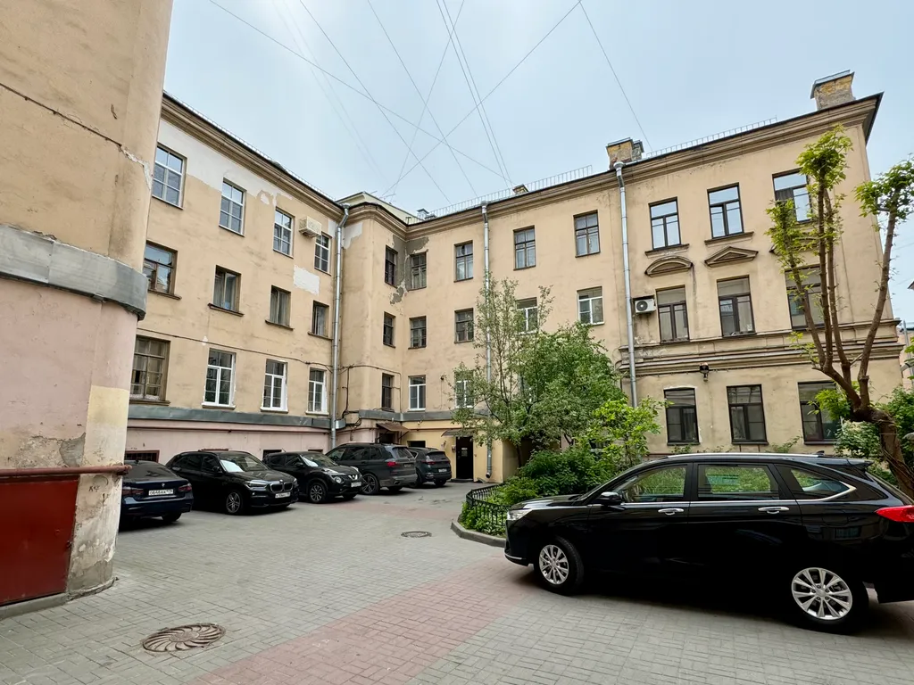 Квартира Просторная 5-комнатная квартира с 2 санузлами в центре города — Санкт-Петербург