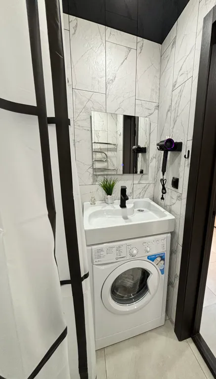 Квартира Уютная студия напротив Парка и Университета в центре Нефтяников — Омск