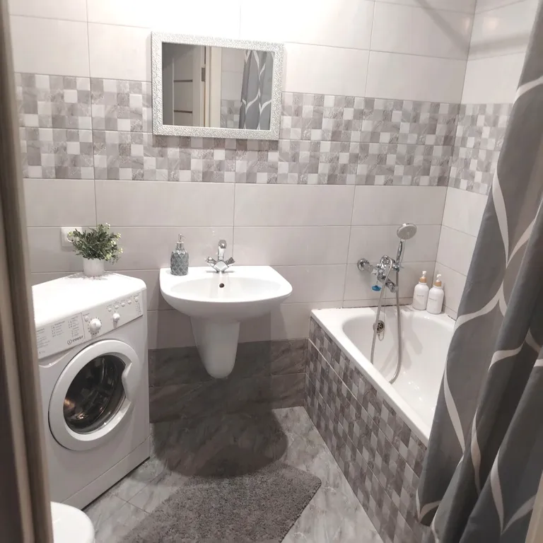 Центр города, новый дом, чистая и уютная квартира