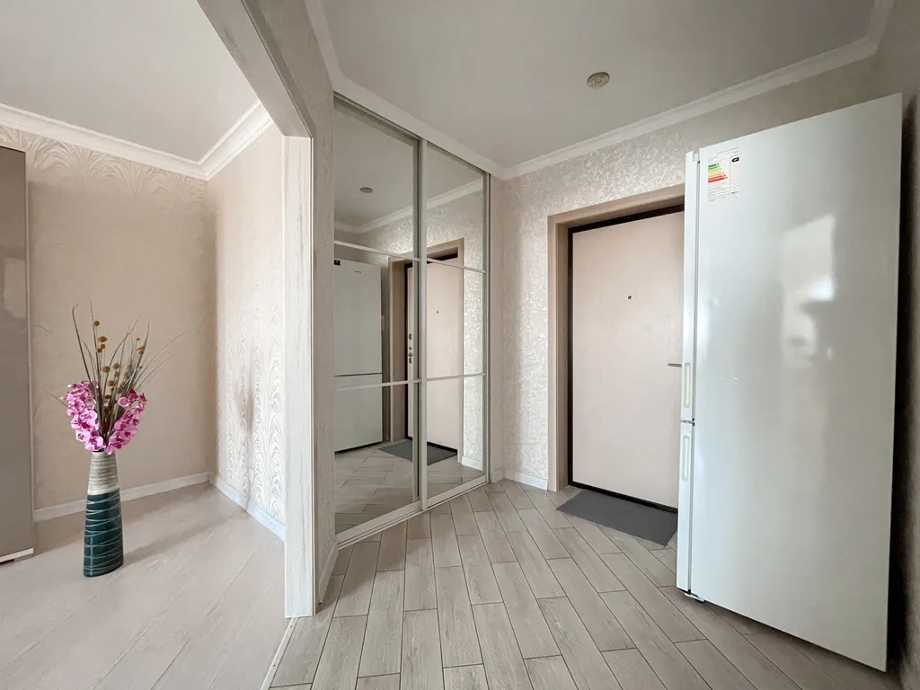 Современная квартира с видом на реку Кутум