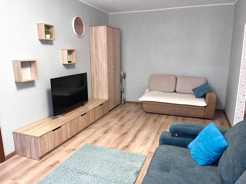 Двухкомнатная квартира около городских прудов