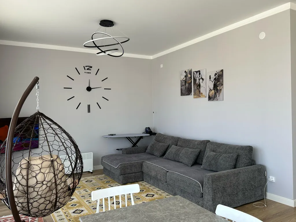 Новый стильный дом с видом на горы