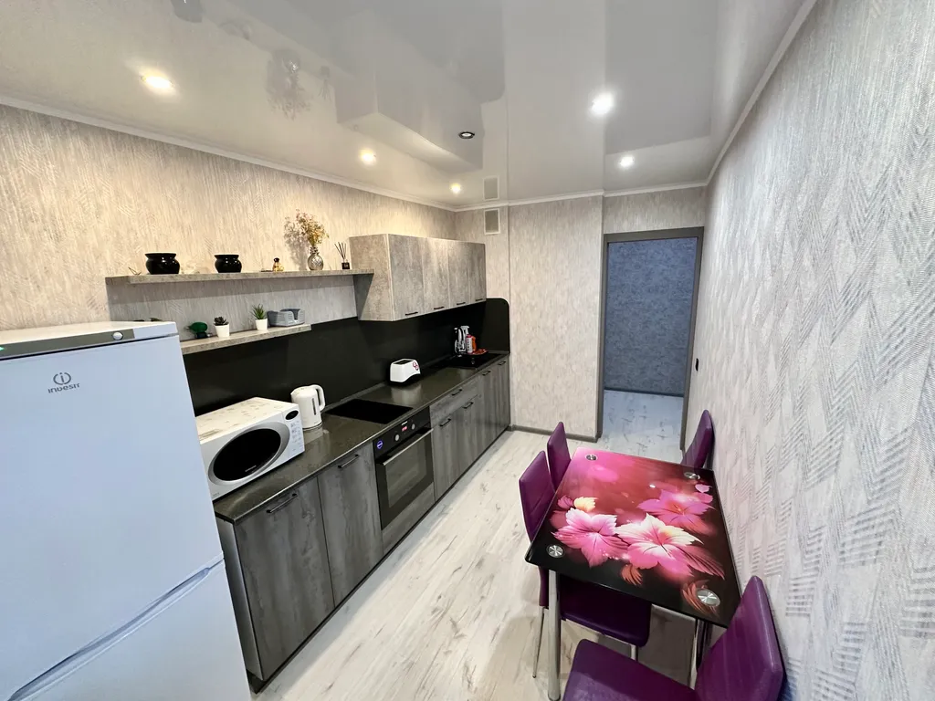 Квартира рядом с Ледовым дворцом Кристал, центр города