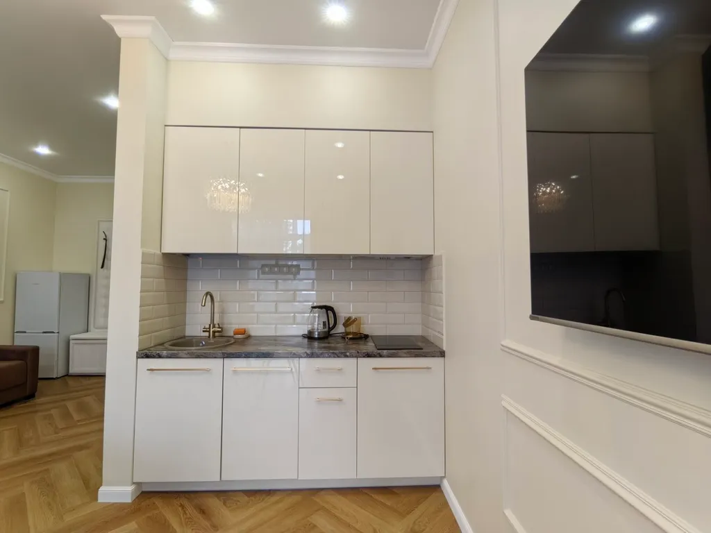 Новые двухкомнатные апартаменты West Wave рядом с бассейнами Баден СПА