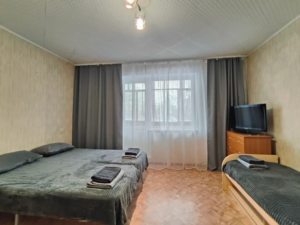 Светлая квартира рядом с рынком — аренда посуточно в Миасс