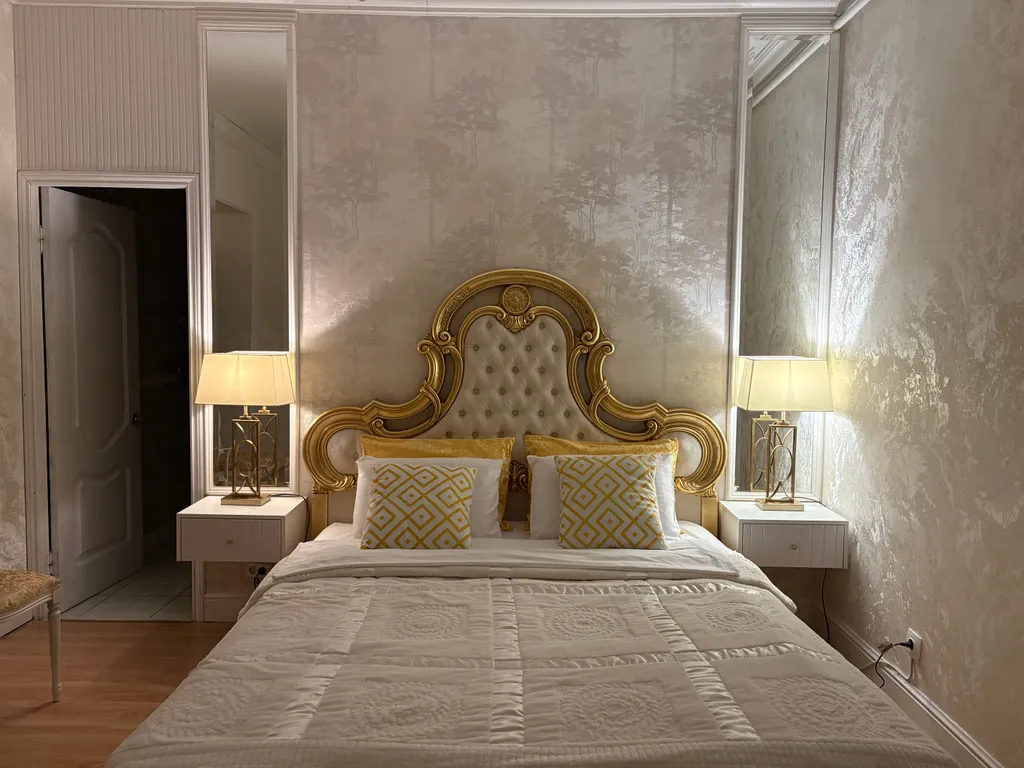 Дом с бассейном