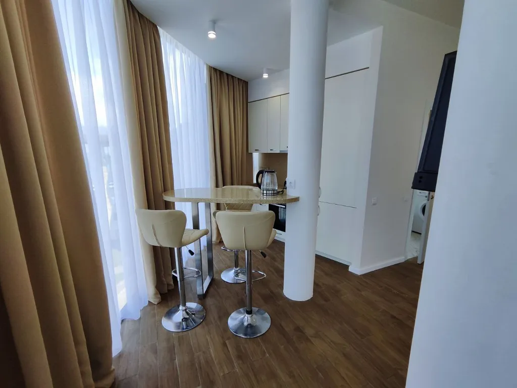 Современные апартаменты с панорамными окнами