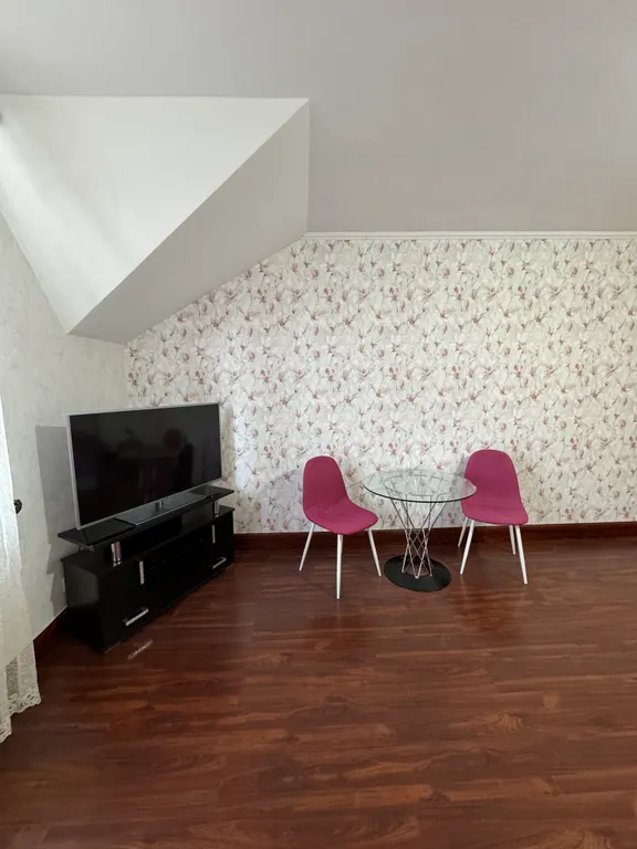 Шикарная квартира у центрального входа в парк