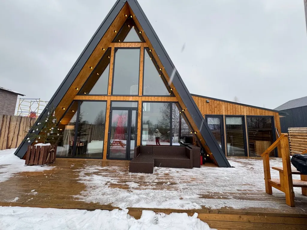 Большой а-фрейм с панорамной сауной и ванной