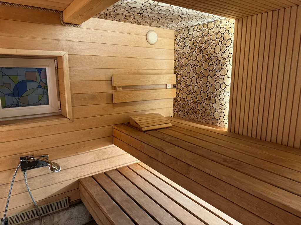 Уютный загородный дом с баней