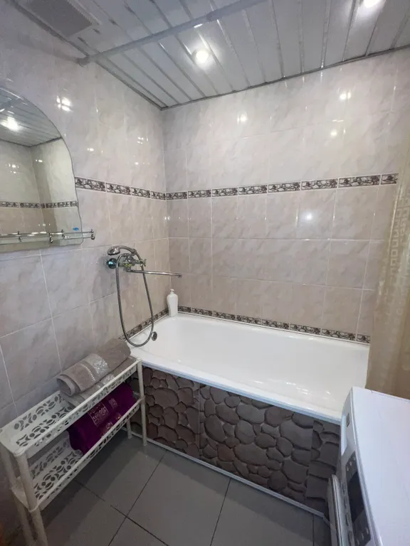 Квартира на 8 этаже с большой кухней и двумя балконами