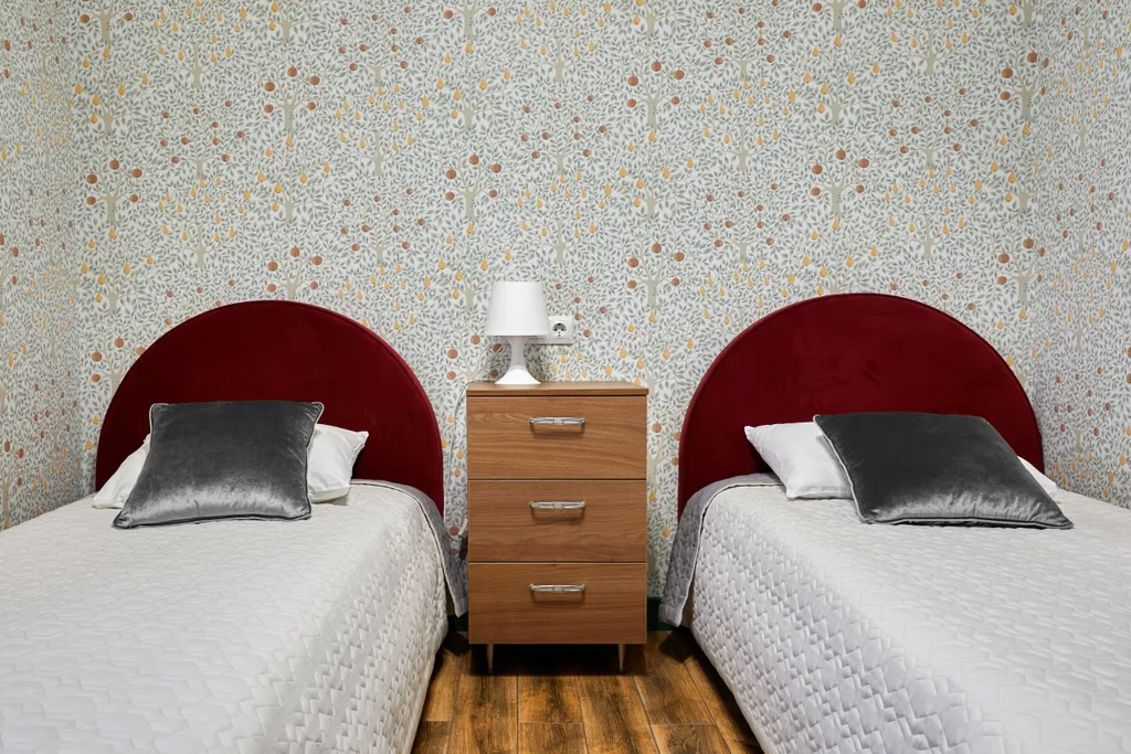 Большой коттедж с 5 спальнями, камином и террасой, Ромашка