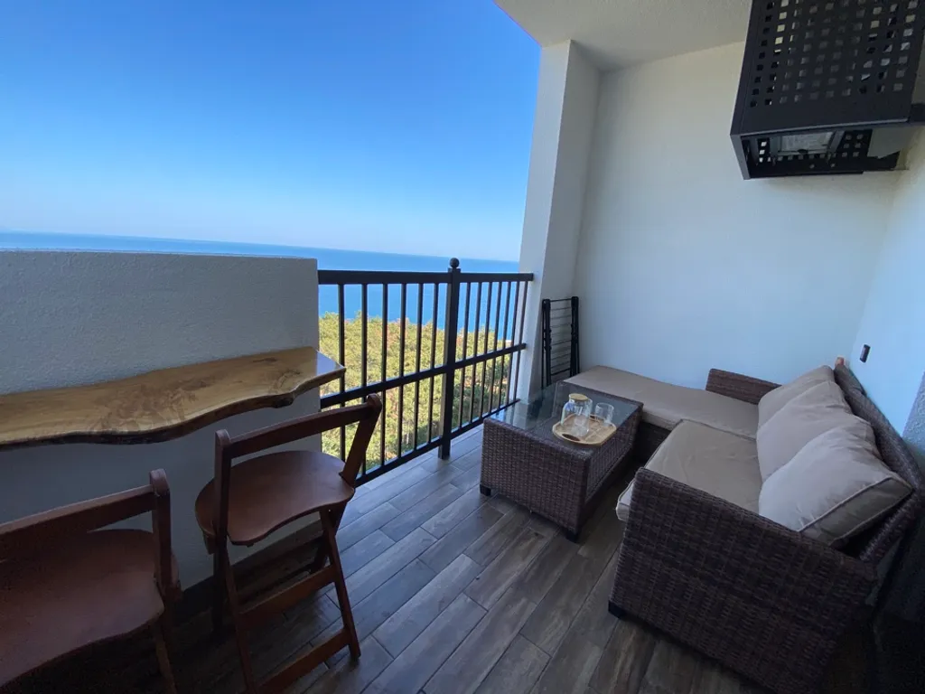 Квартира Апарт с видом на море и горы с подогреваемым бассейном и барбекю зоной — аренда посуточно в Семидворье