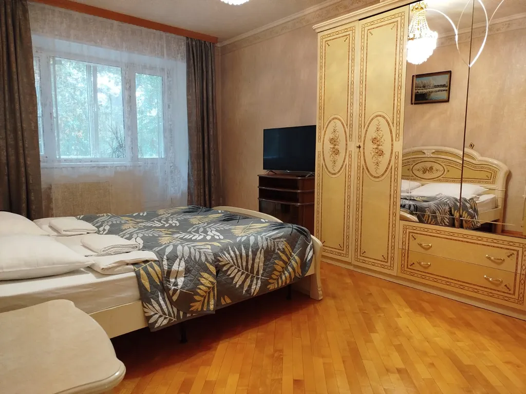 Вместительная квартира на театральной площади