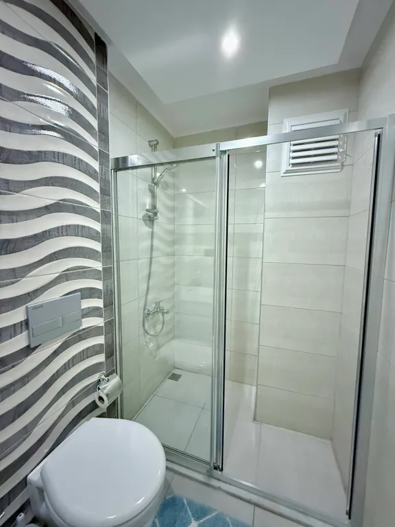 Sea View 2BD Flat 100m to the Beach