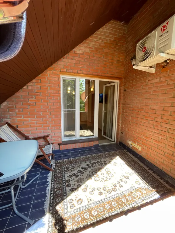 Улучшенный номер с балконом и стильной ванной комнатой