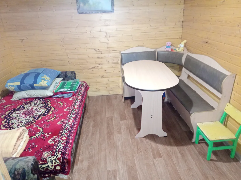 Уютный летний домик на берегу реки Ока