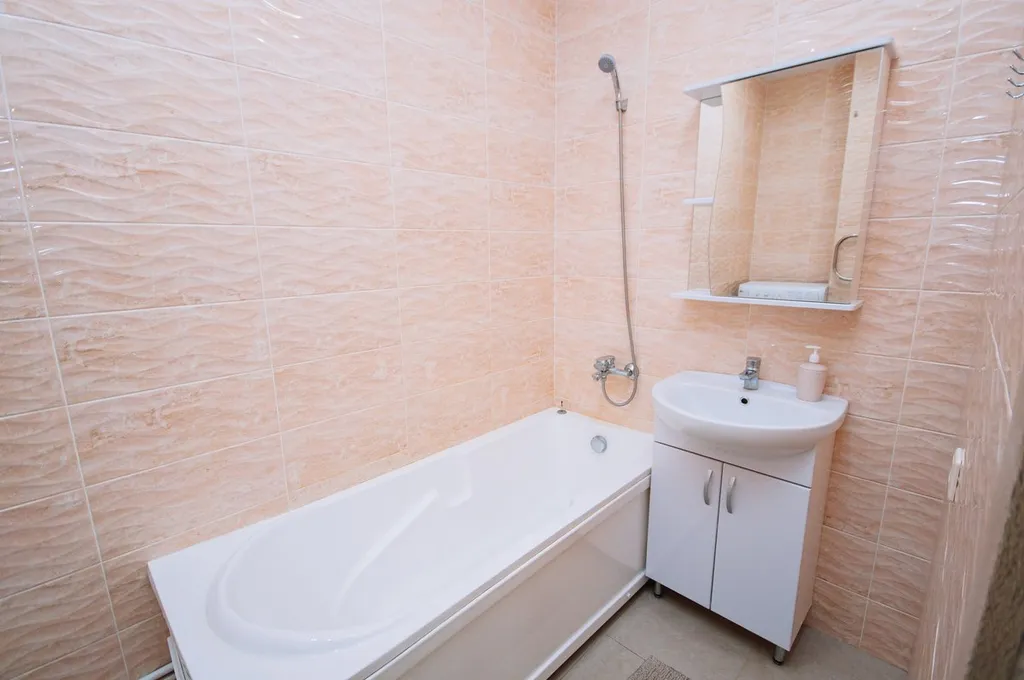 Уютная квартира рядом с жд вокзалом в новом доме.