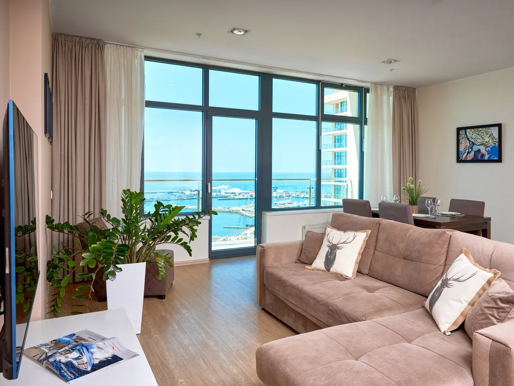 Брэвис Делюкс ЛаМар (3-х комнатные апартаменты) с панорамным видом на