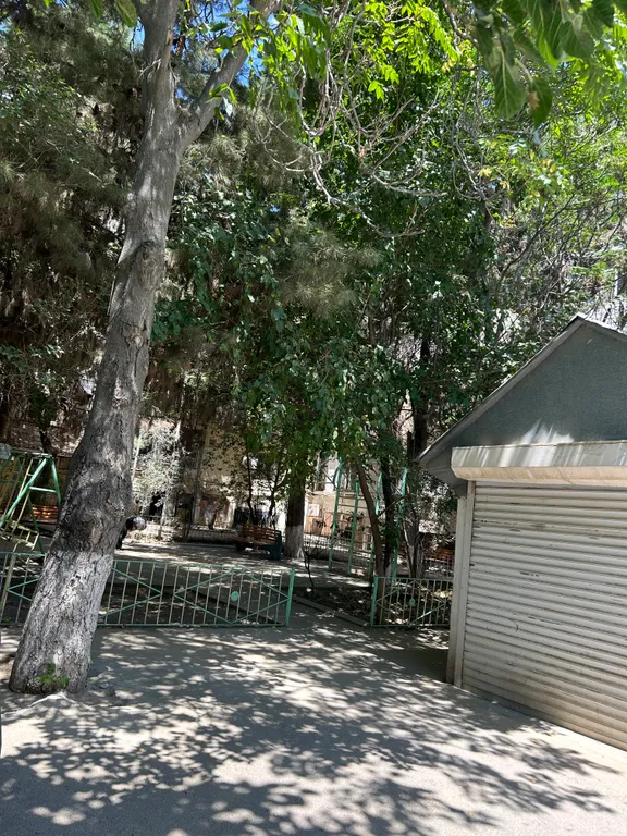 3-комнатная квартира рядом с метро и старым городом