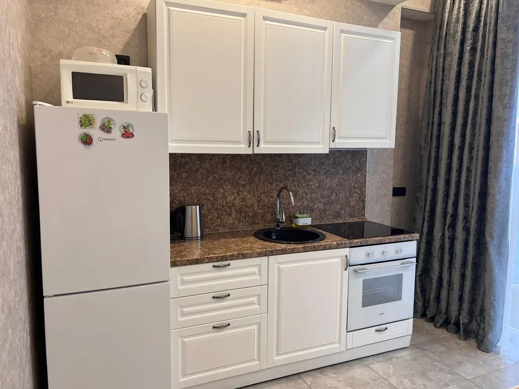 Квартира 2-комнатная Квартира — Адлер