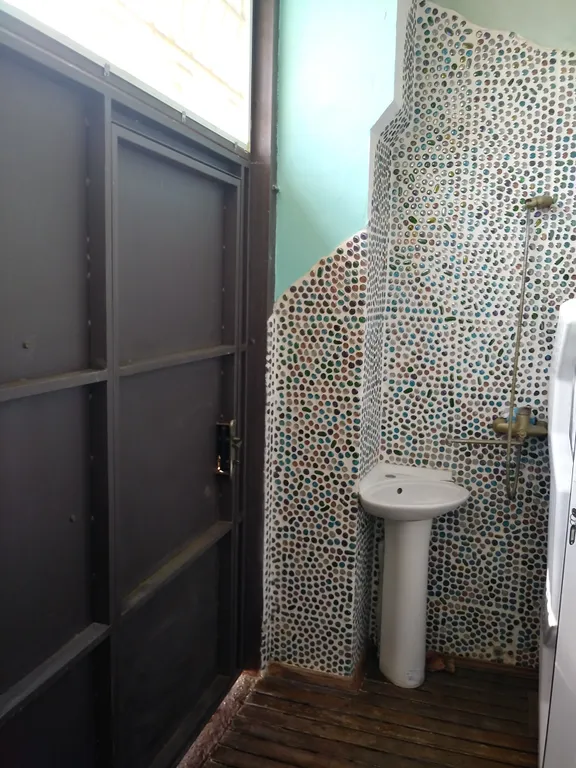 Эллинг на берегу моря