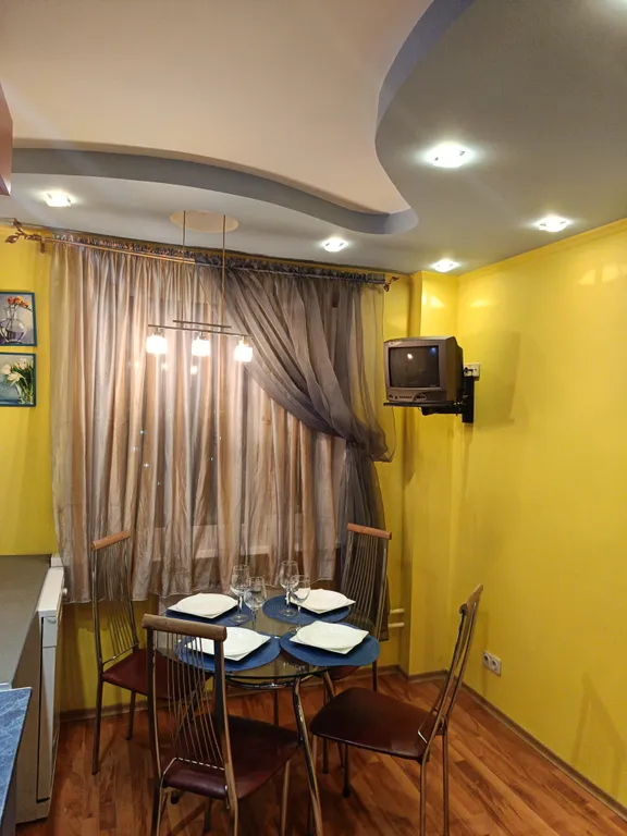 Уютная двушка рядом с центром и со станцией