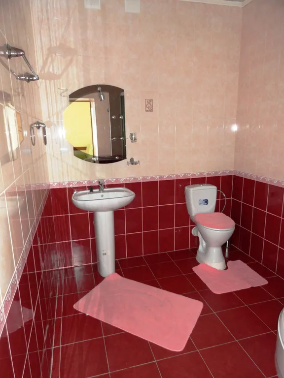 Вилла в сосновом бору с бассейном и видом на море и горы