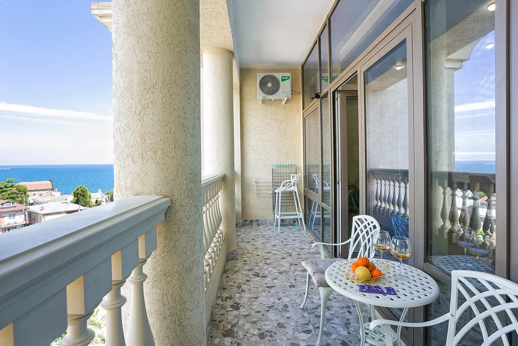 Видовая квартира в центре рядом с лучшим пляжем города